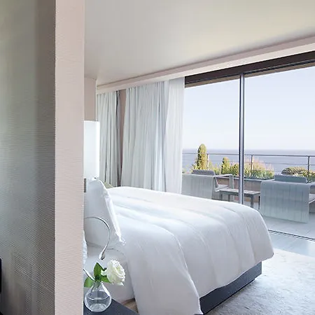 호텔 La Reserve And 5*